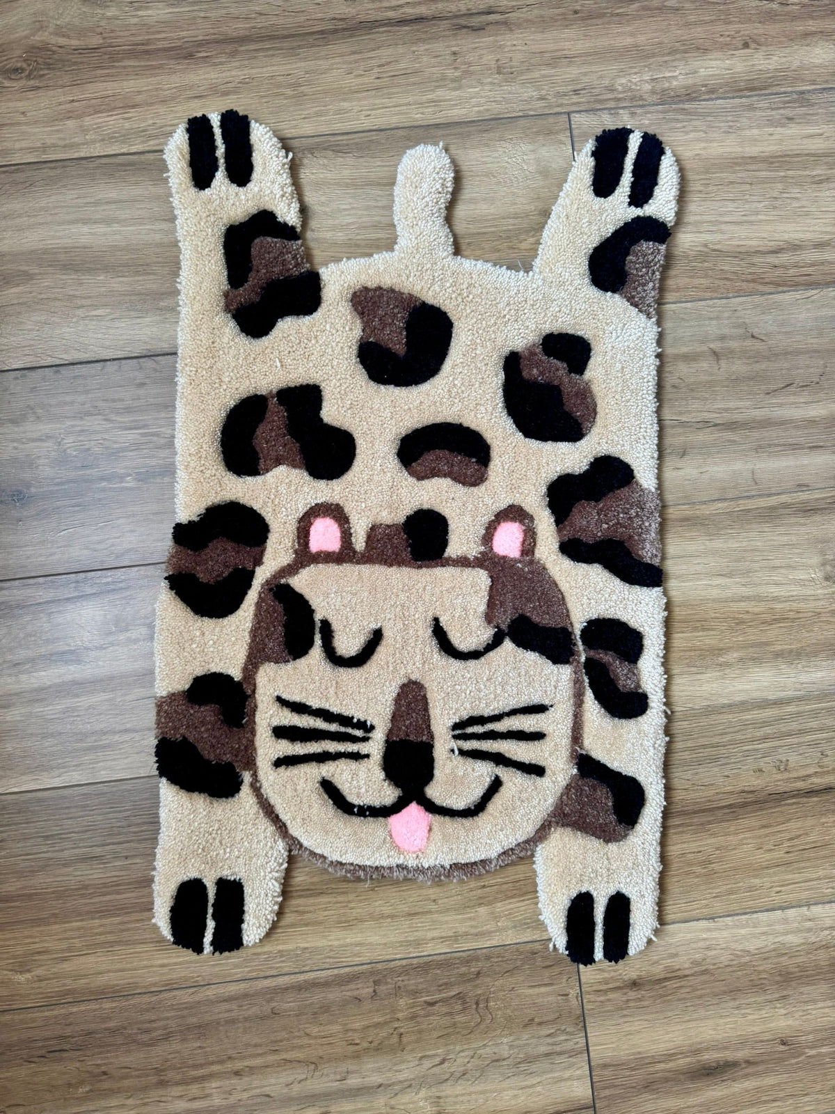 Léo, le léopard